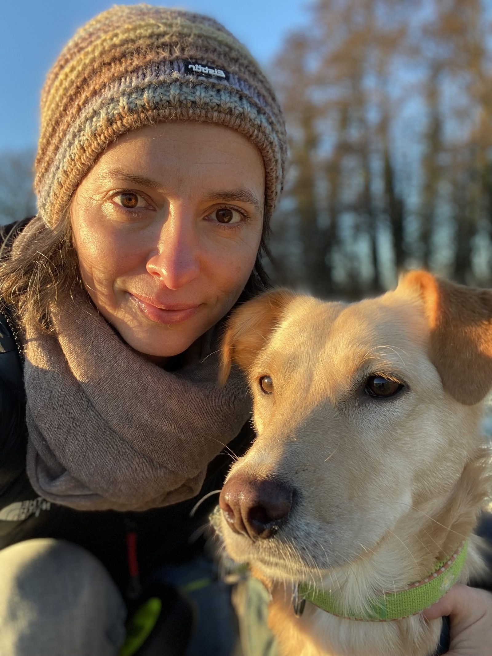 Alice Holzapfel mit ihrem Hund